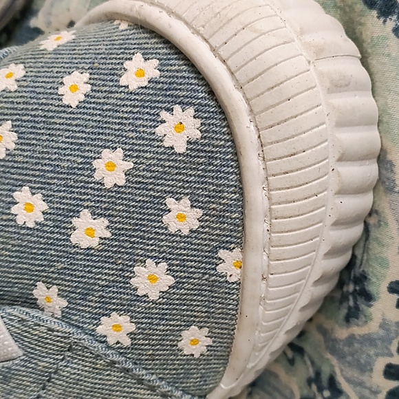 Brand new little girls sneakers size 3 - Picture 4 of 4